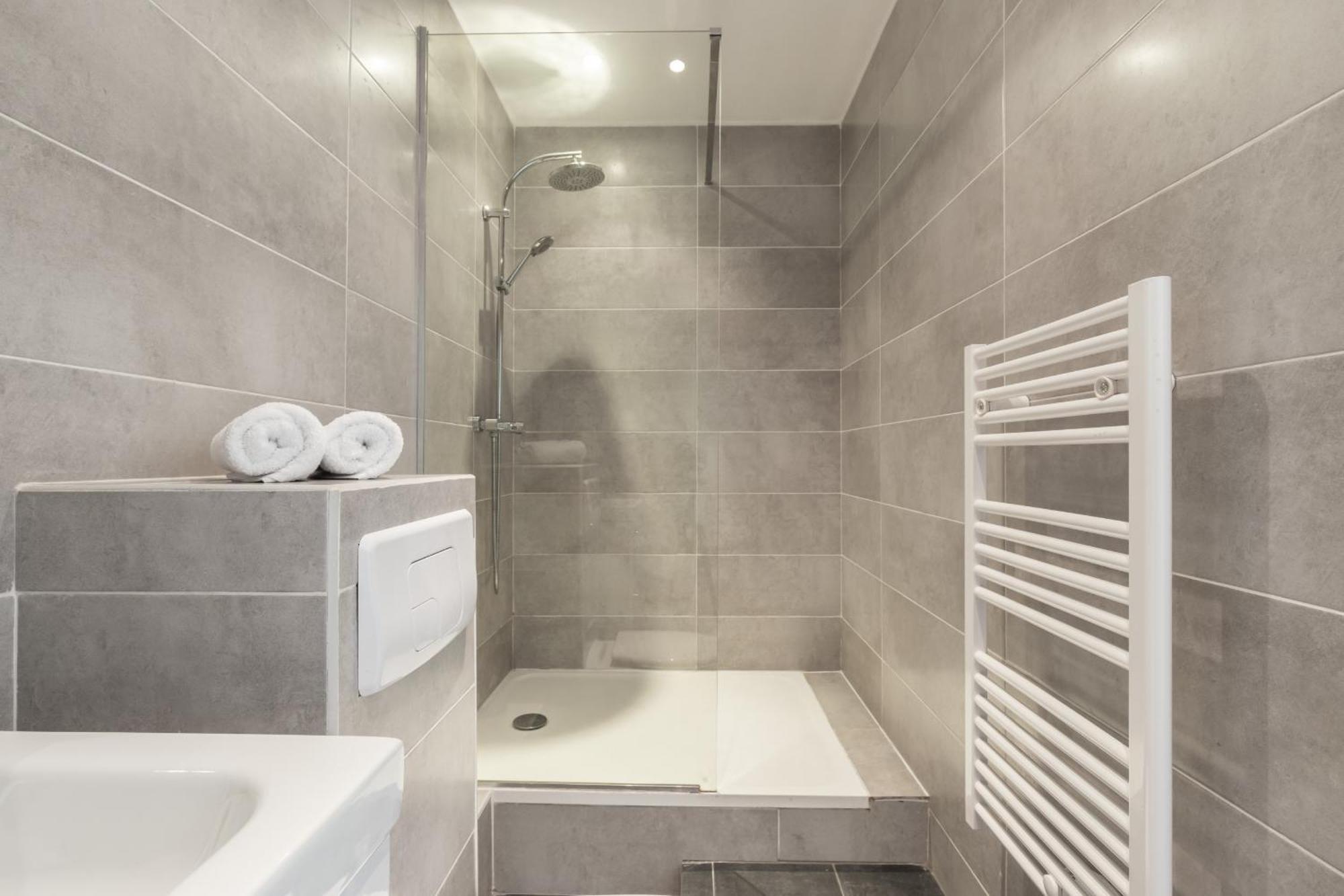 Magenta Square Central 1 Bdr With Ac Niza Exterior foto